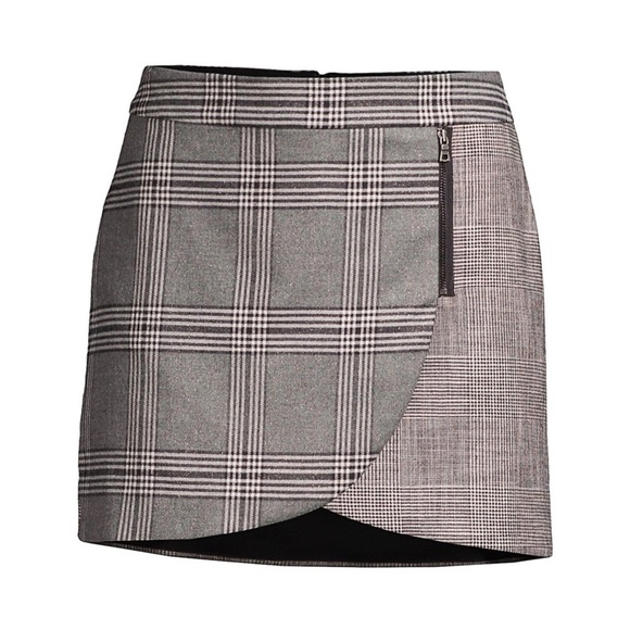 NWT - Alice + Olivia - Lennon Plaid Overlap Mini Skirt In Grey Black - Picture 5 of 15